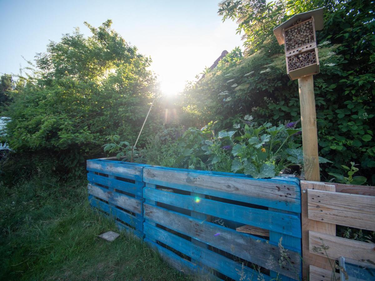 Hostel Oder Ferienwohnung 1-16 Personen Im Blauen Haus Fehmarn Kültér fotó