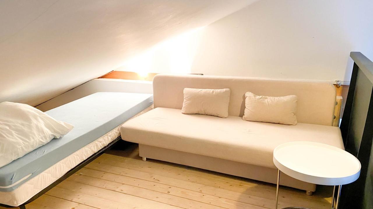 Hostel Oder Ferienwohnung 1-16 Personen Im Blauen Haus Fehmarn Kültér fotó