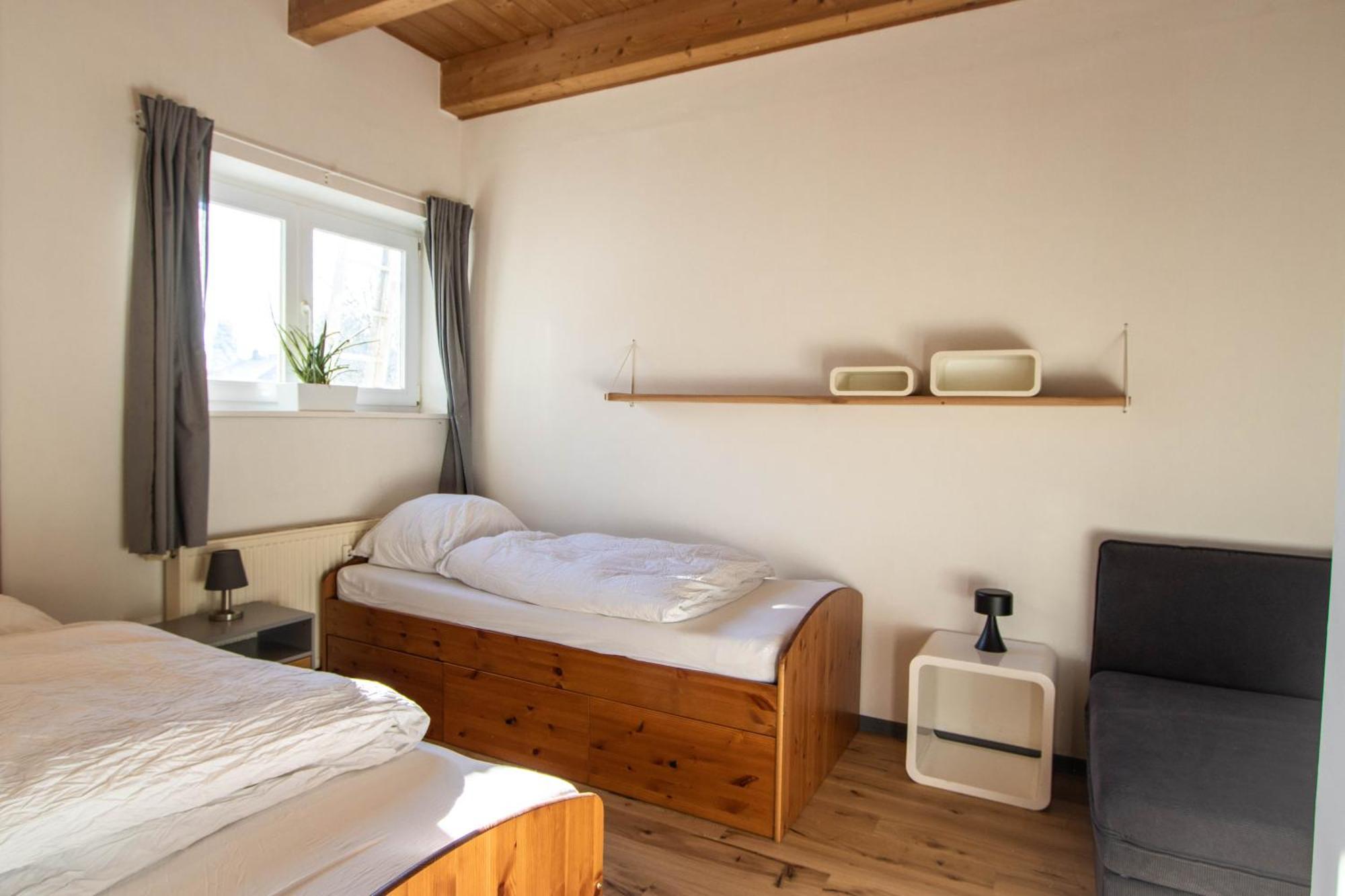 Hostel Oder Ferienwohnung 1-16 Personen Im Blauen Haus Fehmarn Kültér fotó